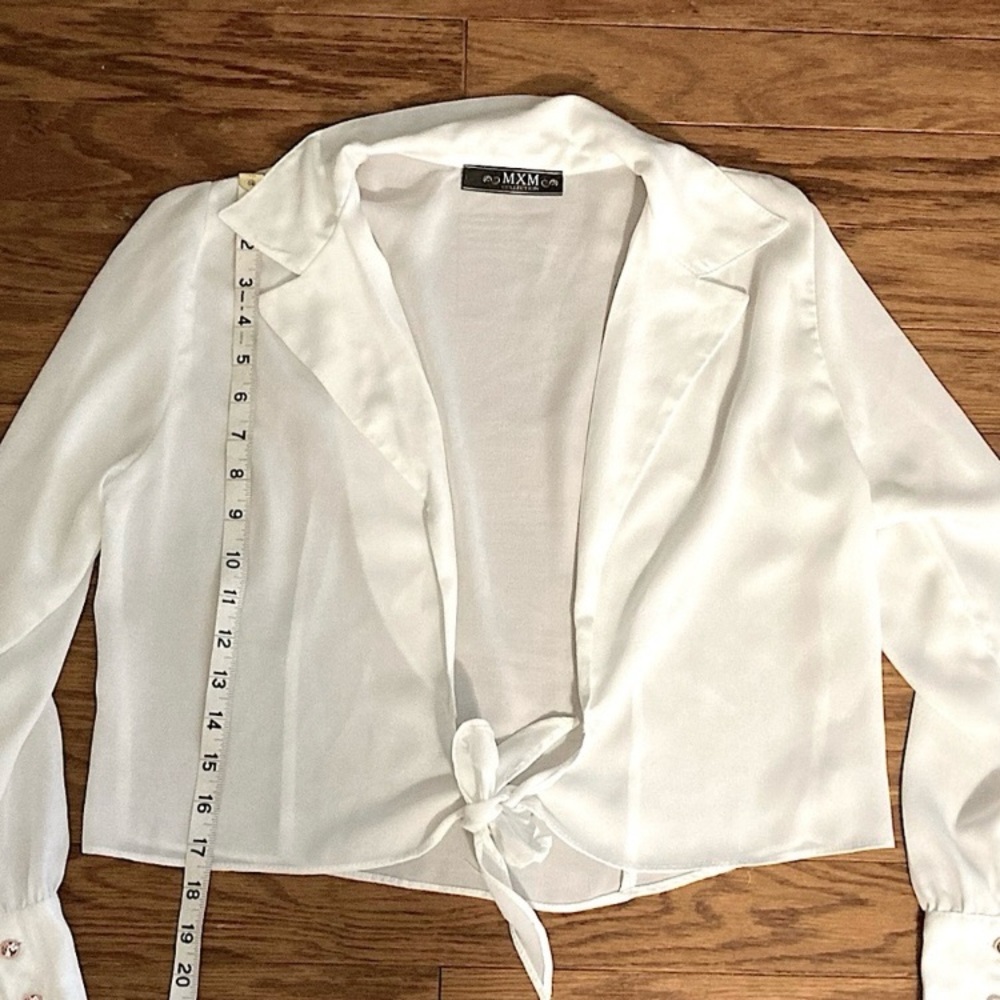 ⭐️ MXM Collective Sheer Wrap  White Size Large Blouse Pink Pearl Buttons - Picture 7 of 10